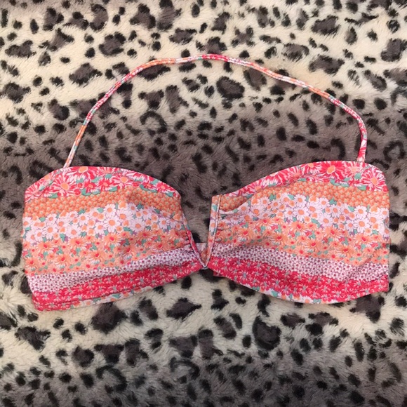 O’Neill Floral Bikini Top 🌼🌸 - Picture 3 of 6